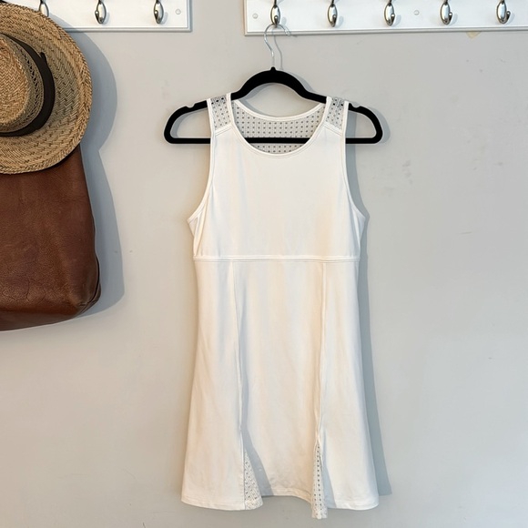Tuckernuck white tennis dress size medium EUC - Picture 1 of 6